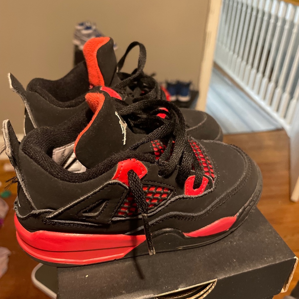 Jordan 4